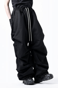 画像をギャラリービューアに読み込む, A.F ARTEFACT PURE DENIM TUCK WIDE PANTS (BLACK)