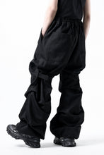 画像をギャラリービューアに読み込む, A.F ARTEFACT PURE DENIM TUCK WIDE PANTS (BLACK)