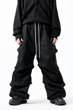 画像をギャラリービューアに読み込む, A.F ARTEFACT PURE DENIM TUCK WIDE PANTS (BLACK)