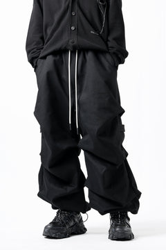 画像をギャラリービューアに読み込む, A.F ARTEFACT PURE DENIM TUCK WIDE PANTS (BLACK)