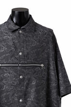 画像をギャラリービューアに読み込む, A.F ARTEFACT FRONT ZIP SQUEEZING SHIRT / PAISLEY JACQUARD (D.GREY)