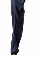 画像をギャラリービューアに読み込む, A.F ARTEFACT CURVED LONG PANTS / LINEN TWILL (NAVY)