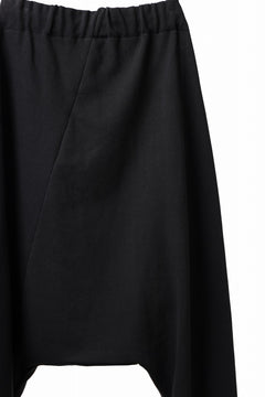 Load image into Gallery viewer, m.a+ hand painted elastic waist low crotch 2 pocket pants / P571-HP/JM4 (BLACK)
