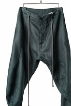 画像をギャラリービューアに読み込む, A.F ARTEFACT CURVED LONG PANTS / LINEN TWILL (GREEN)