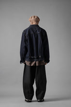 画像をギャラリービューアに読み込む, KLASICA "GALWAY" CUT OFF BOLD STRAIGHT TROUSERS / "END ON END" SUPER 120's WOOL x HEMP (MATT BLACK)