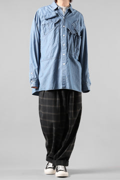 画像をギャラリービューアに読み込む, KATHARINE HAMNETT MULTI POCKET DENIM SHIRT / ORGANIC COTTON (LIGHT BLUE)