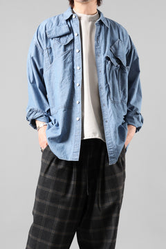画像をギャラリービューアに読み込む, KATHARINE HAMNETT MULTI POCKET DENIM SHIRT / ORGANIC COTTON (LIGHT BLUE)