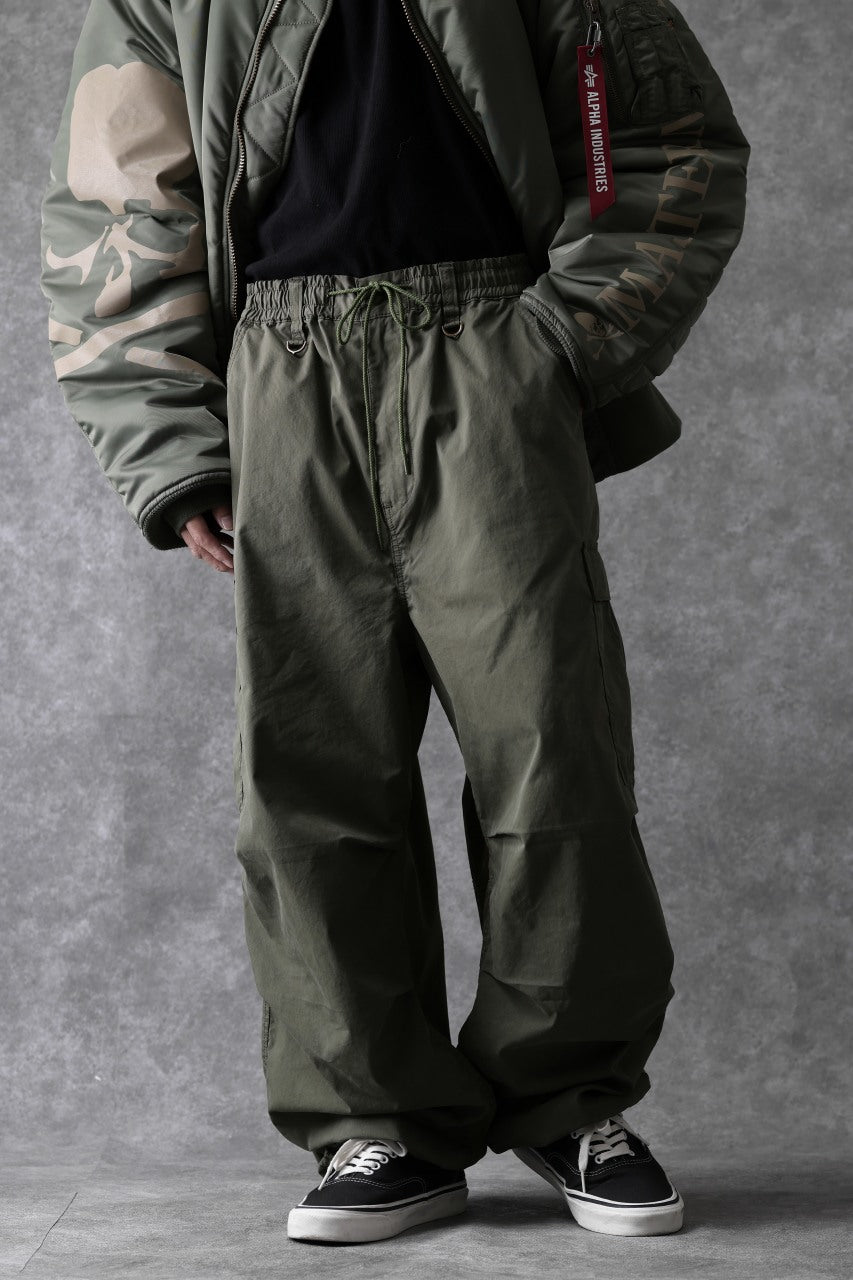 Load image into Gallery viewer, mastermind WORLD x ALPHA INDUSTRIES CARGO PANTS (OLIVE)