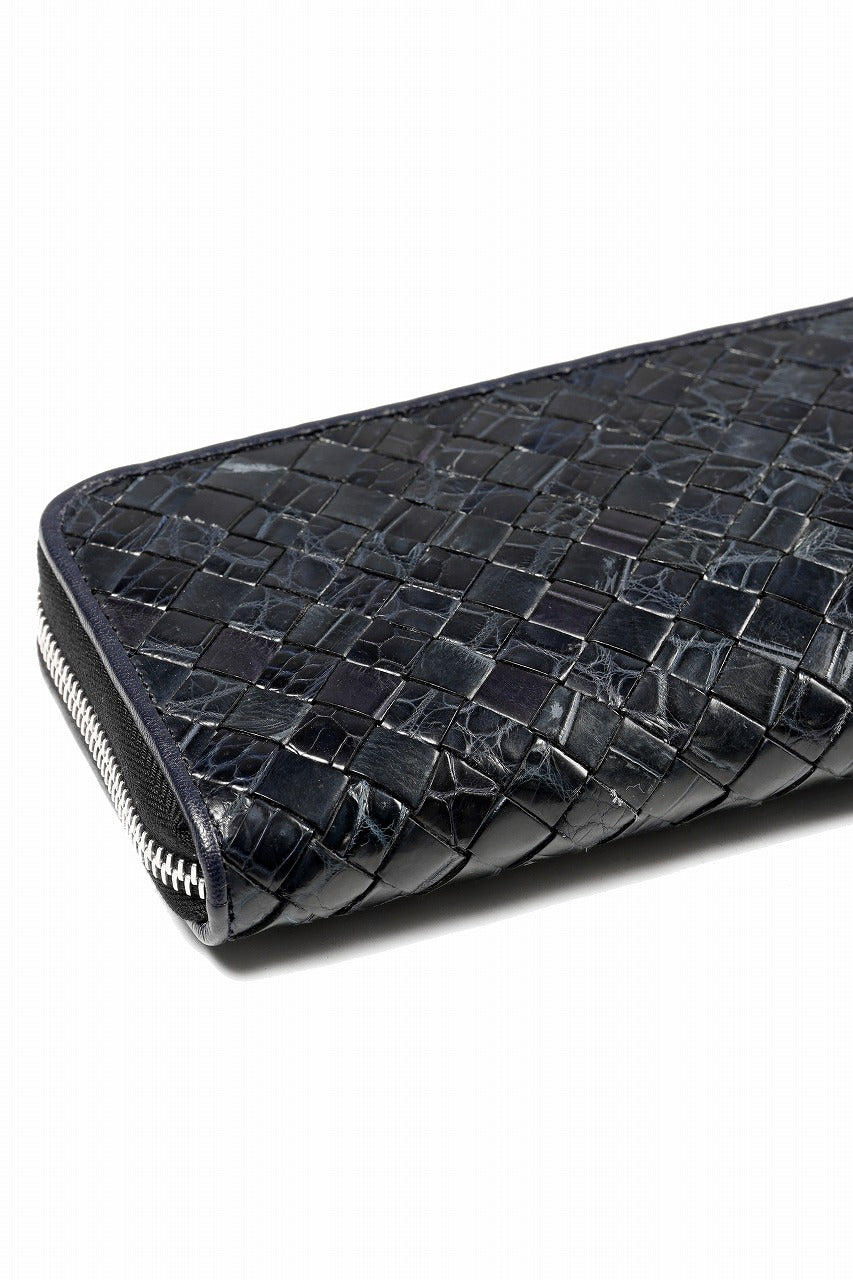 Load image into Gallery viewer, ISAMU KATAYAMA BACKLASH THE LINE CROCODILE MESH + SILVER925 PARTS ROUND FASTNER WALLET (BLUE)