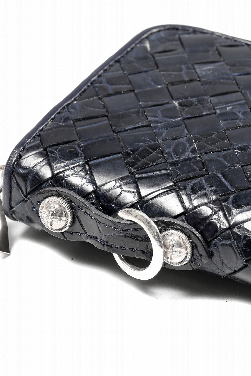 Load image into Gallery viewer, ISAMU KATAYAMA BACKLASH THE LINE CROCODILE MESH + SILVER925 PARTS ROUND FASTNER WALLET (BLUE)