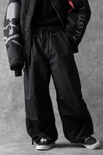 Load image into Gallery viewer, mastermind WORLD x ALPHA INDUSTRIES CARGO PANTS (BLACK)