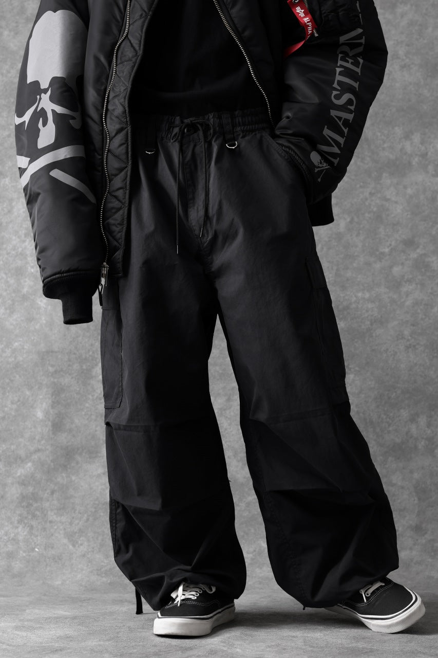 Load image into Gallery viewer, mastermind WORLD x ALPHA INDUSTRIES CARGO PANTS (BLACK)
