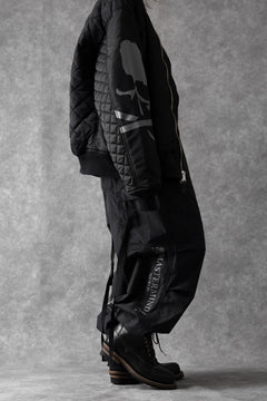 Load image into Gallery viewer, mastermind WORLD x ALPHA INDUSTRIES CARGO PANTS (BLACK)