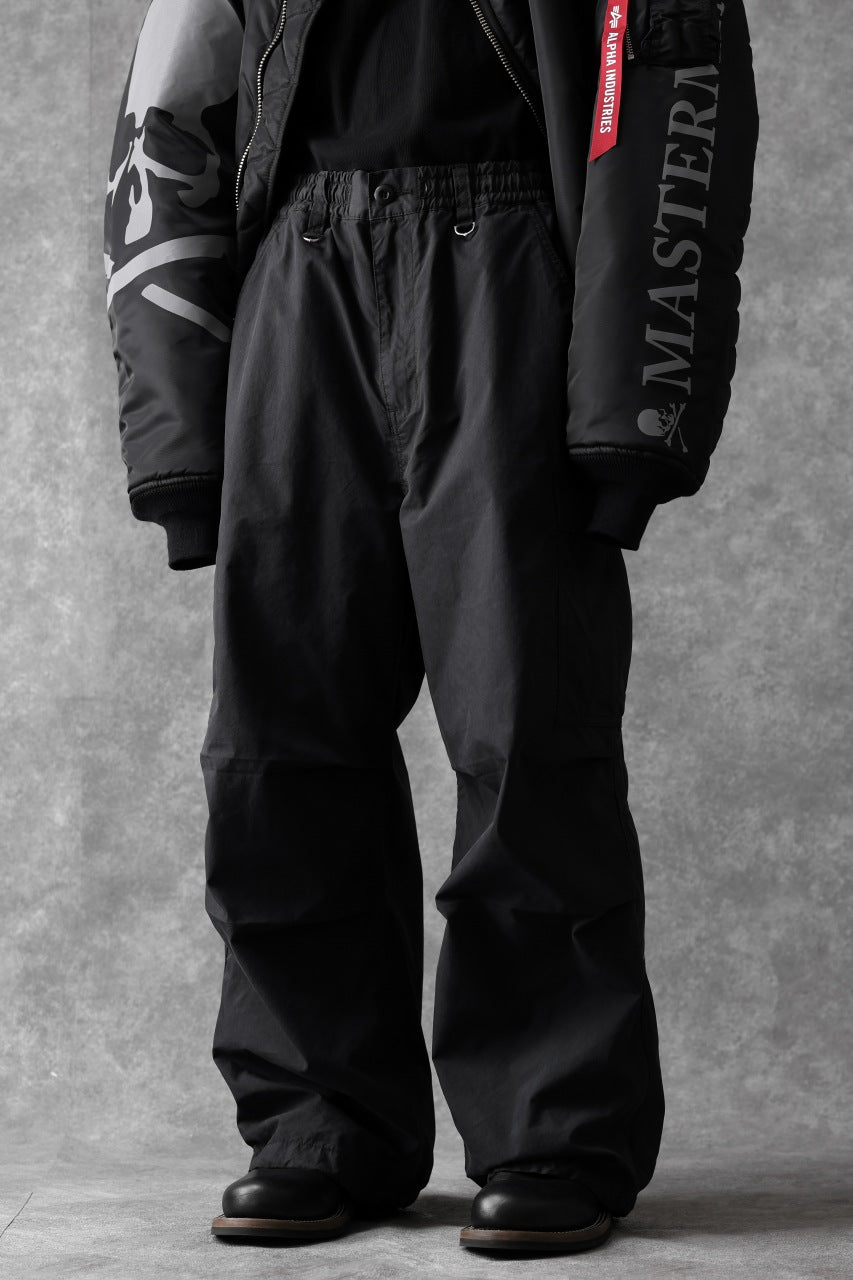 Load image into Gallery viewer, mastermind WORLD x ALPHA INDUSTRIES CARGO PANTS (BLACK)