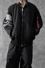 Load image into Gallery viewer, mastermind WORLD x ALPHA INDUSTRIES RIVERSIBLE MA-1 JACKET (BLACK)
