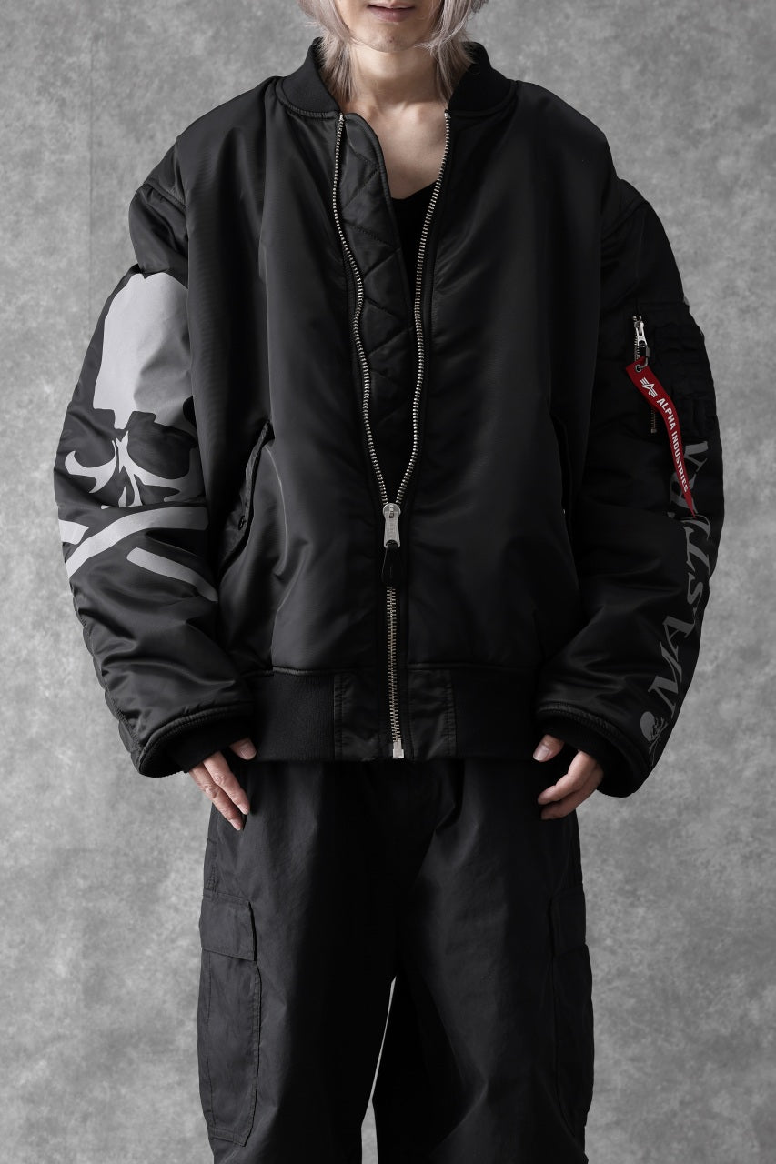 Load image into Gallery viewer, mastermind WORLD x ALPHA INDUSTRIES RIVERSIBLE MA-1 JACKET (BLACK)
