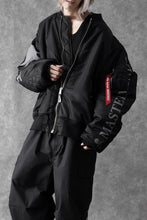 Load image into Gallery viewer, mastermind WORLD x ALPHA INDUSTRIES RIVERSIBLE MA-1 JACKET (BLACK)
