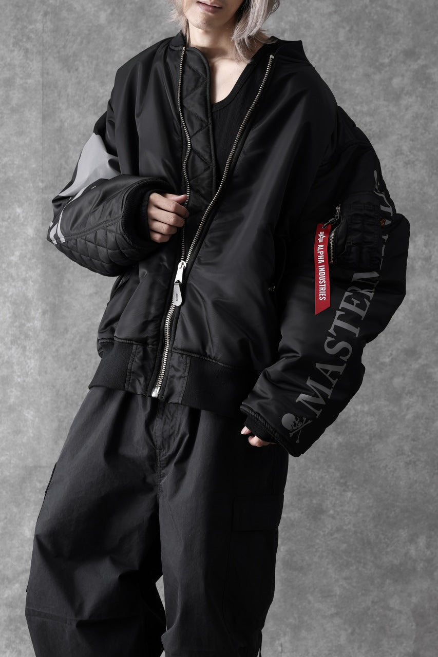 Load image into Gallery viewer, mastermind WORLD x ALPHA INDUSTRIES RIVERSIBLE MA-1 JACKET (BLACK)