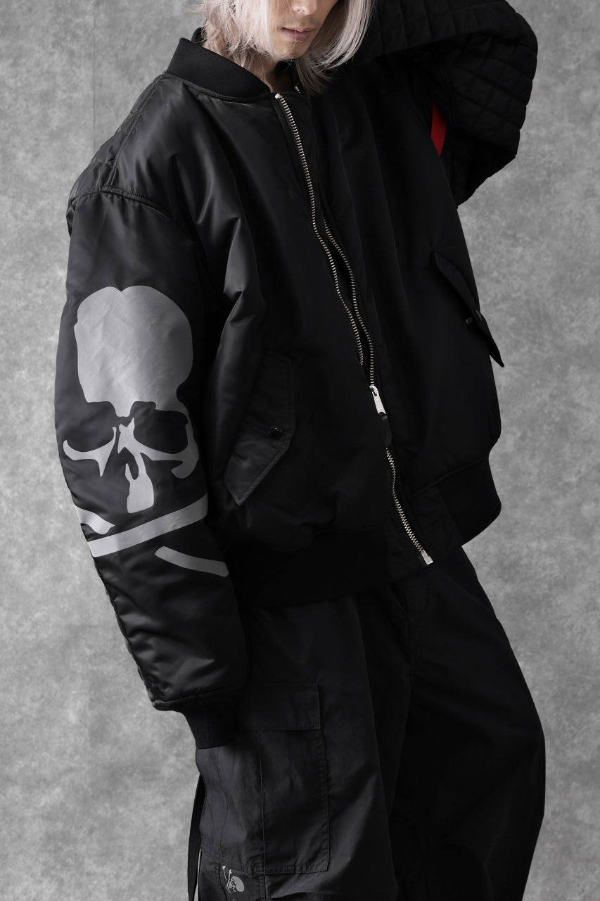 Load image into Gallery viewer, mastermind WORLD x ALPHA INDUSTRIES RIVERSIBLE MA-1 JACKET (BLACK)