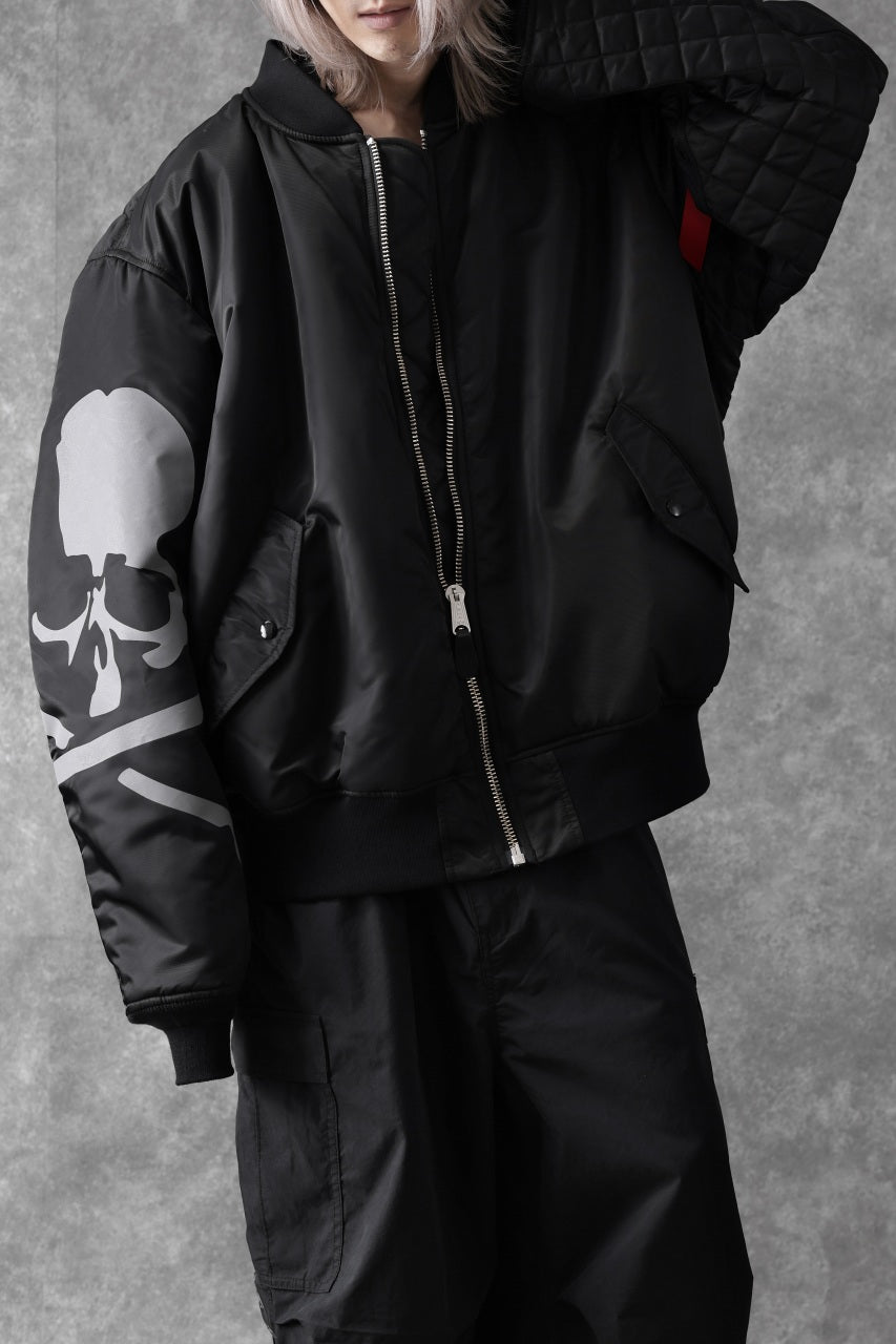 Load image into Gallery viewer, mastermind WORLD x ALPHA INDUSTRIES RIVERSIBLE MA-1 JACKET (BLACK)