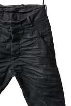 画像をギャラリービューアに読み込む, masnada BAGGY SCARRED STRETCH JEANS (SMEARED BLACK)