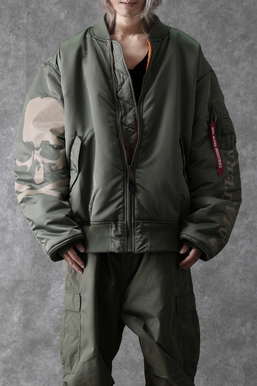 Load image into Gallery viewer, mastermind WORLD x ALPHA INDUSTRIES RIVERSIBLE MA-1 JACKET (OLIVE)