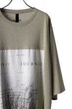 Load image into Gallery viewer, FIRST AID TO THE INJURED "ZAETE" GRAPHIC T-SHIRT (DUSTY GREEN)