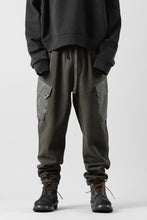 Load image into Gallery viewer, Ten c MULTI POCKET SNAP SWEAT PANTS / GARMENT DYED (DARK OLIVE)