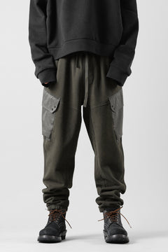 Load image into Gallery viewer, Ten c MULTI POCKET SNAP SWEAT PANTS / GARMENT DYED (DARK OLIVE)