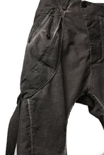 画像をギャラリービューアに読み込む, masnada BAGGY GUSSET POCKET PANTS / STRETCH RELIEF STRIPE COTTON (DUST)