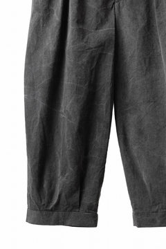 Load image into Gallery viewer, KLASICA GOSSE (ND ver.) TUCKED x2 TROUSERS / NATURAL DYED COTTON x SILK WEATHER (SUMI BLACK)