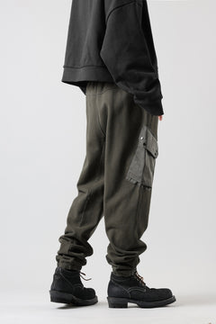 Load image into Gallery viewer, Ten c MULTI POCKET SNAP SWEAT PANTS / GARMENT DYED (DARK OLIVE)