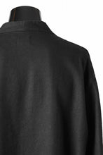 Load image into Gallery viewer, COLINA CARDIGAN SHIRT / SILK & LINEN GABARDINE (BLACK)