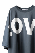 画像をギャラリービューアに読み込む, KATHARINE HAMNETT OVER SIZED TEE / LOVE (GREEN)