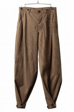 画像をギャラリービューアに読み込む, KLASICA LINDBERGH (ND ver.) SIDE TUCKED WIDE STRAIGHT TROUSERS / NATURAL DYED COTTON x SILK WEATHER (KAKI BROWN)