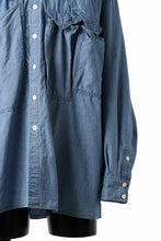 画像をギャラリービューアに読み込む, KATHARINE HAMNETT MULTI POCKET DENIM SHIRT / ORGANIC COTTON (LIGHT BLUE)