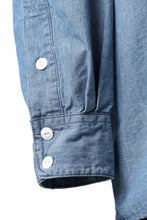 画像をギャラリービューアに読み込む, KATHARINE HAMNETT MULTI POCKET DENIM SHIRT / ORGANIC COTTON (LIGHT BLUE)