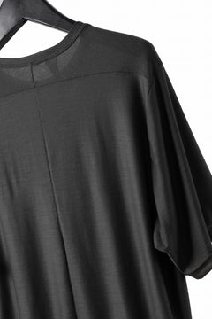 Load image into Gallery viewer, KLASICA BIG T OVER SIZED POCKET TEE / BRETHABLE  WOOL REBIRTH JERSEY (MOSS)
