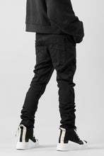 画像をギャラリービューアに読み込む, thom/krom OVER LOCKED SKINNY TROUSERS / STRETCH KNIT DENIM (BLACK)
