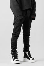 画像をギャラリービューアに読み込む, thom/krom OVER LOCKED SKINNY TROUSERS / STRETCH KNIT DENIM (BLACK)