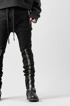画像をギャラリービューアに読み込む, BORIS BIDJAN SABERI SLIM FIT PANTS / OBJECT DYED & SEAM TAPED "P11-F1939" (BLACK)