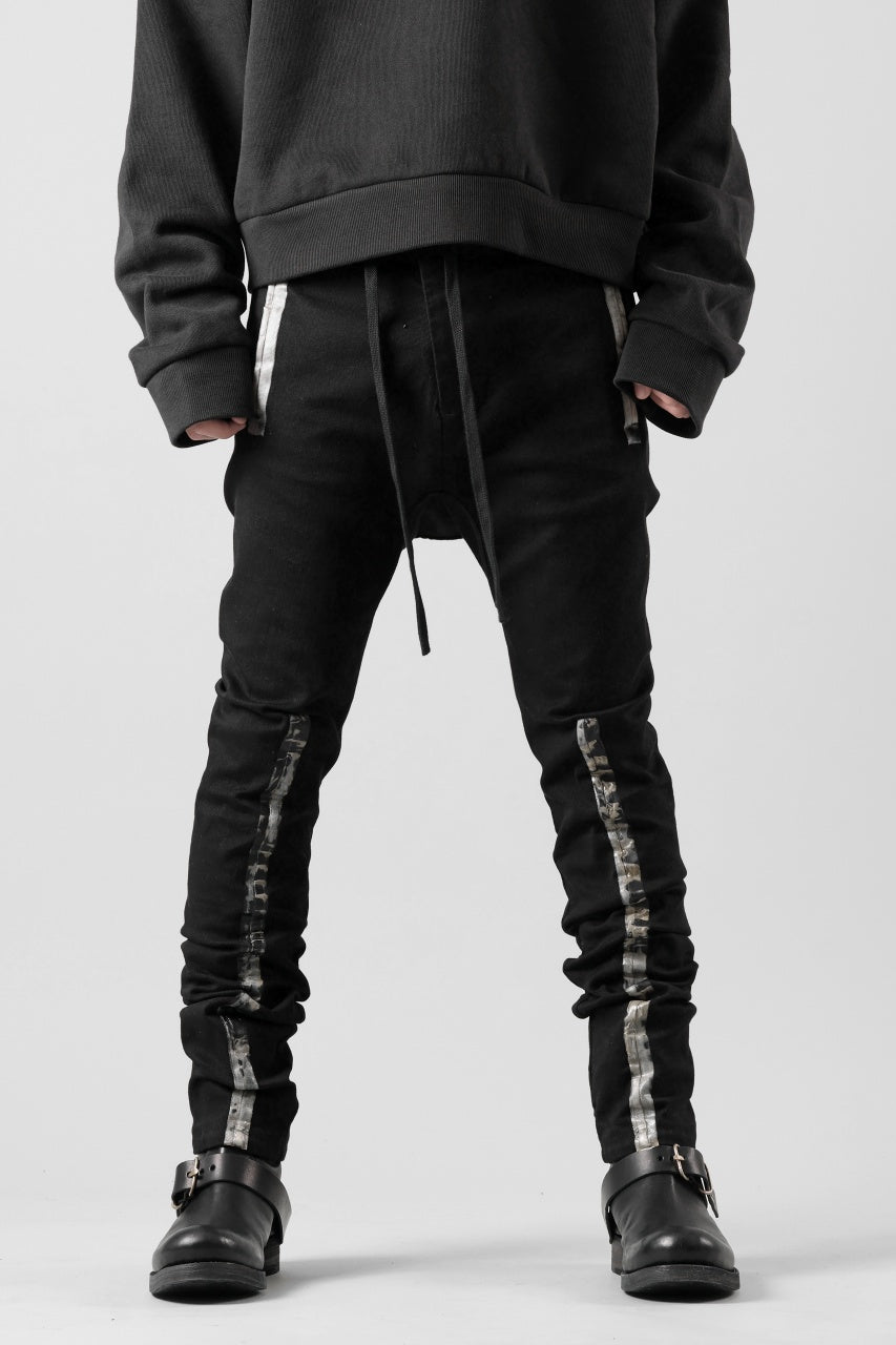 画像をギャラリービューアに読み込む, BORIS BIDJAN SABERI SLIM FIT PANTS / OBJECT DYED & SEAM TAPED "P11-F1939" (BLACK)