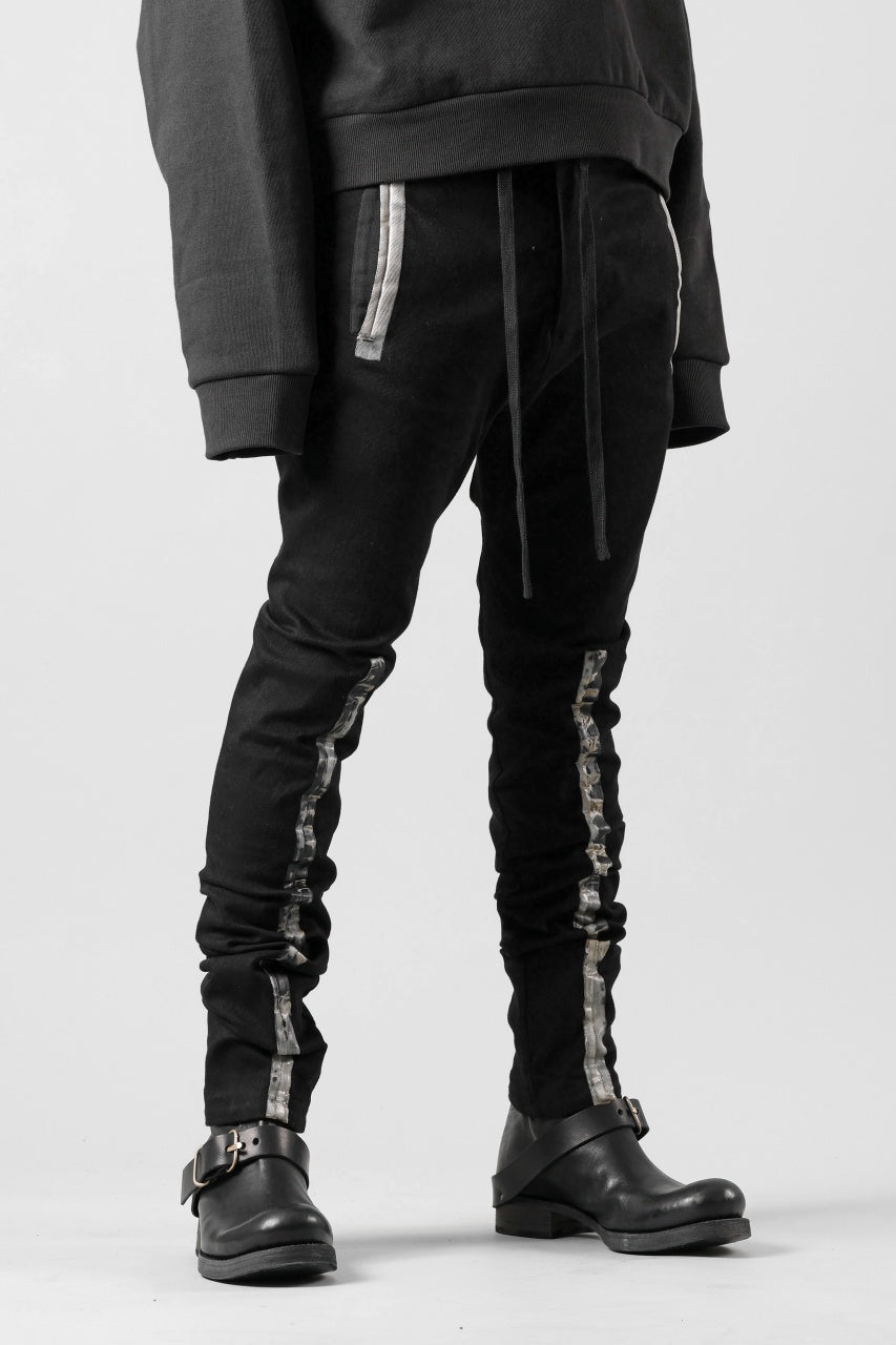 画像をギャラリービューアに読み込む, BORIS BIDJAN SABERI SLIM FIT PANTS / OBJECT DYED & SEAM TAPED "P11-F1939" (BLACK)