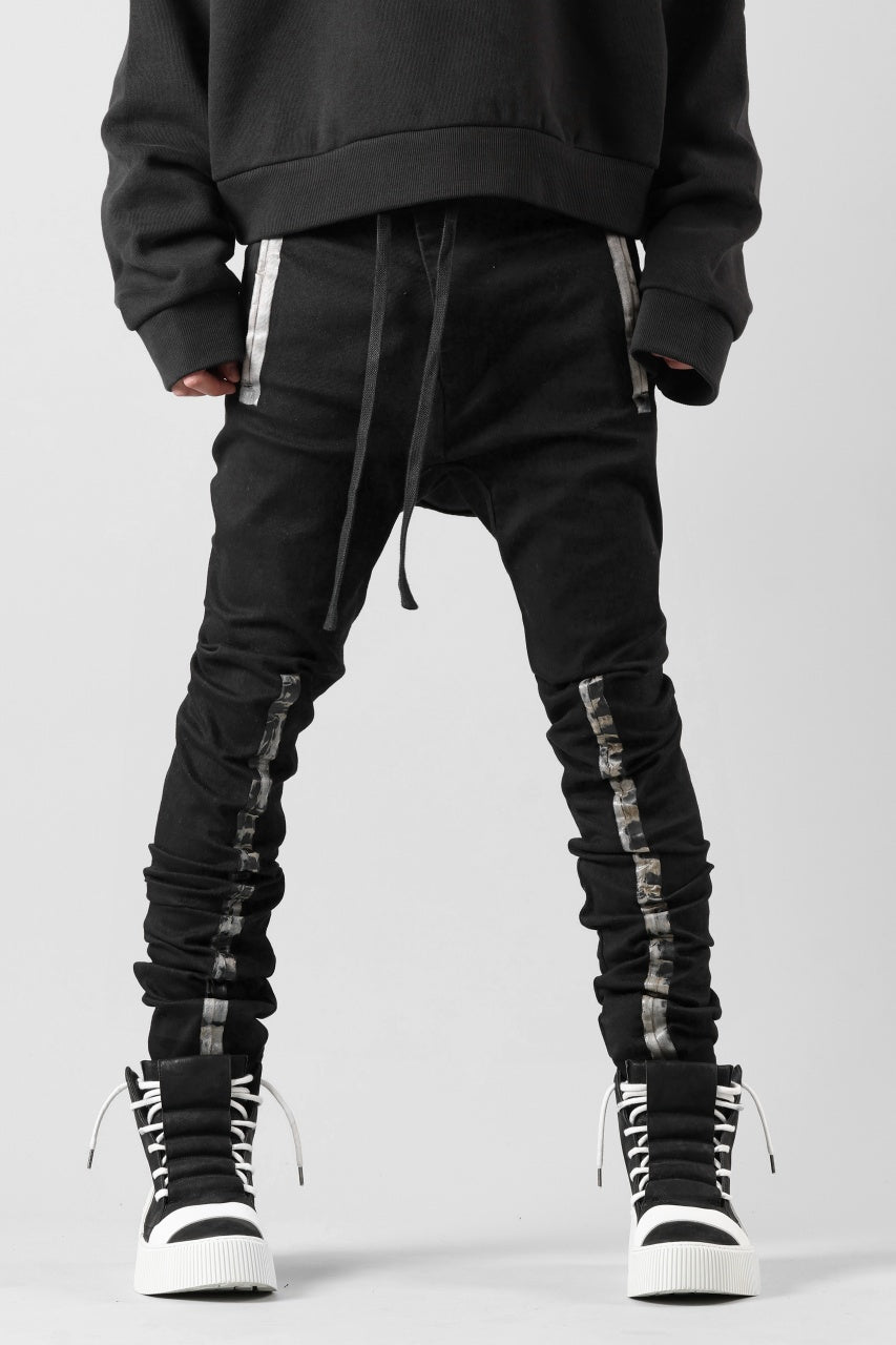 画像をギャラリービューアに読み込む, BORIS BIDJAN SABERI SLIM FIT PANTS / OBJECT DYED & SEAM TAPED "P11-F1939" (BLACK)