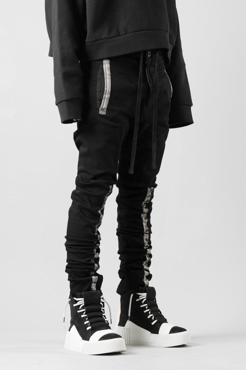 画像をギャラリービューアに読み込む, BORIS BIDJAN SABERI SLIM FIT PANTS / OBJECT DYED & SEAM TAPED "P11-F1939" (BLACK)