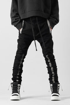 画像をギャラリービューアに読み込む, BORIS BIDJAN SABERI SLIM FIT PANTS / OBJECT DYED & SEAM TAPED "P11-F1939" (BLACK)