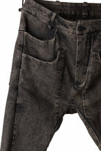 画像をギャラリービューアに読み込む, masnada LAYERED POCKET SLIM JEANS / STRETCH DENIM (BLACK CLAY)