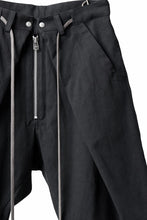 画像をギャラリービューアに読み込む, A.F ARTEFACT ZIP FOLDING TUCK SHORTS / COTTON-LINEN TWILL (BLACK)