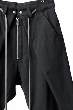 画像をギャラリービューアに読み込む, A.F ARTEFACT ZIP FOLDING TUCK SHORTS / COTTON-LINEN TWILL (BLACK)