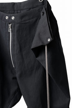 画像をギャラリービューアに読み込む, A.F ARTEFACT ZIP FOLDING TUCK SHORTS / COTTON-LINEN TWILL (BLACK)